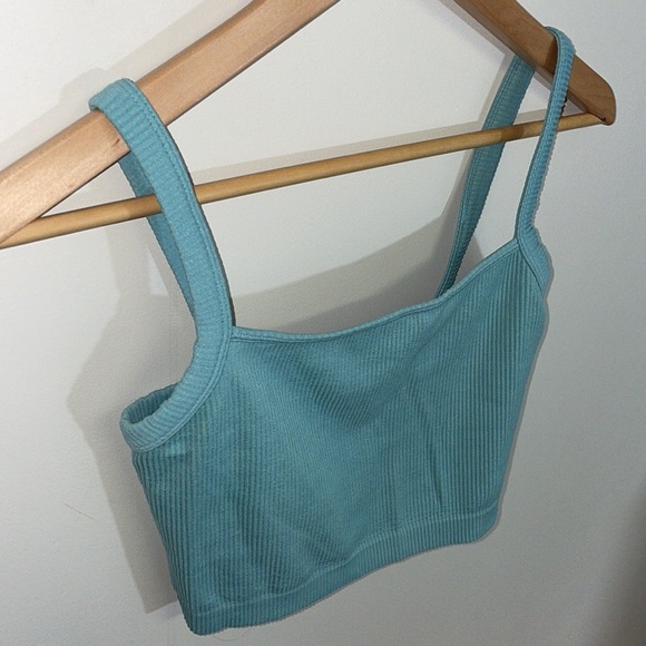 NWOT Colsie Ribbed Cropped Tank - Picture 3 of 5